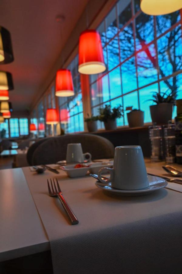 The Originals Hotel Le Cise Restaurant Chambres Et Suites Ault Εξωτερικό φωτογραφία