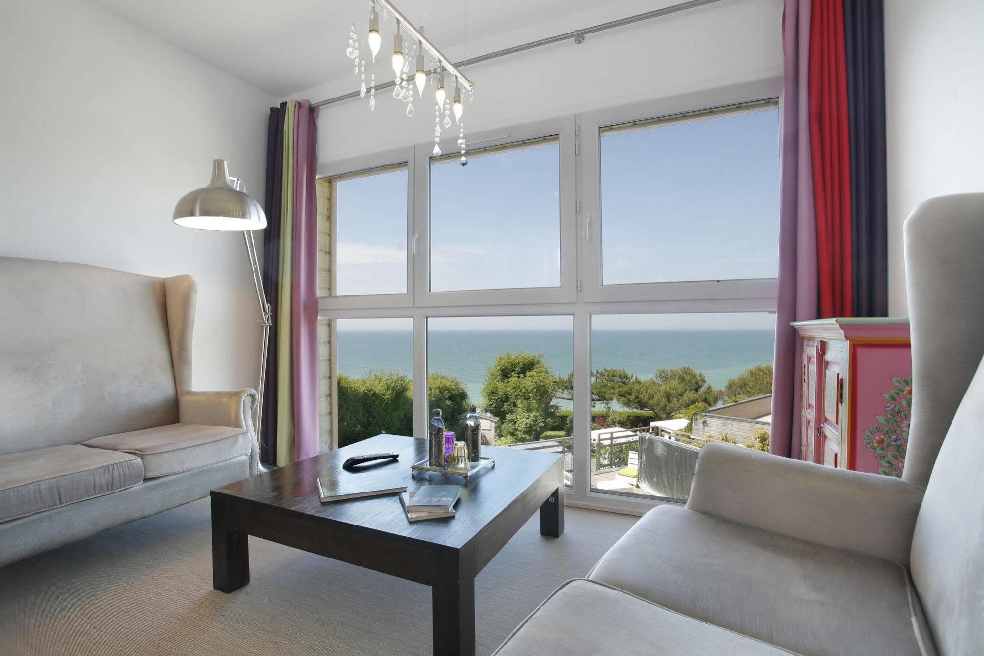 The Originals Hotel Le Cise Restaurant Chambres Et Suites Ault Εξωτερικό φωτογραφία